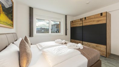 Schlafzimmer mit Kleiderschrank, H19