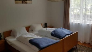 Direkt am Waldrand, ruhig gelegenes Doppelzimmer 2, © bookingcom