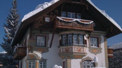 Winter Hausansicht Villa St. Oswald Seefeld