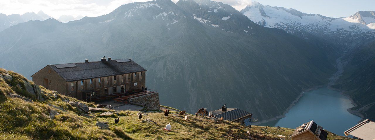 The Olperer Hütte hut on the Peter Habeler Hike, © Tirol Werbung/Jens Schwarz