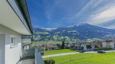 View from the roof terrace H19 into the Zillertal