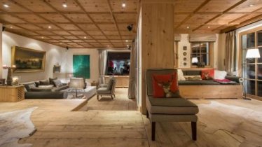 Sophisticated chalet with Tyrolean decor, © bookingcom