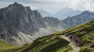 En route from Gappenfeld Alpe to Landsberger Hütte, © Tirol Werbung / Peter Neusser