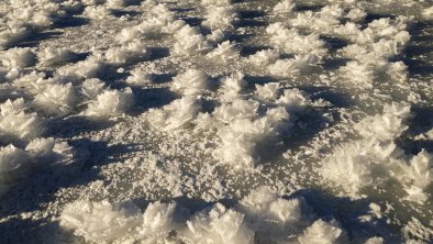 frost pattern on lake "Plansee"