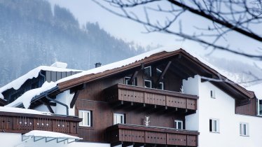 VALLUGA Hotel | Winter outside view