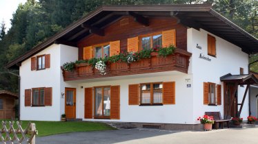 Haus Niederacher im Sommer