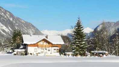 Haus Öfeler Hausansicht Winter 4