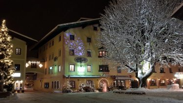 Außenansicht Winter Eingang Restaurant, © Der Kirchenwirt