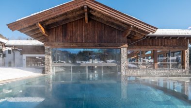 Relaxation in the infinity pool