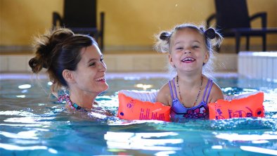 Schwimmen im Pool, © Hotel Karlwirt