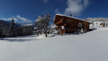 Hausansicht Winter Umgebung