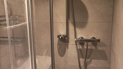 innergreit_alpbachtal_shower