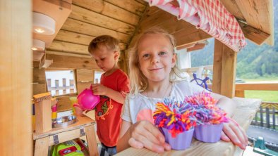 Kartnaller_Neustift_Stubai_Spielplatz_Spielhaus