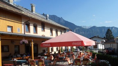 Gasthaus Metzgerwirt Niederndorf Ansicht Terrasse