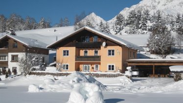 Haus Hahnenhof im Winter, © Christine und Jürgen Conrad