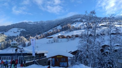 Blick von der Skipiste auf unser Haus, © Theresia Margreiter