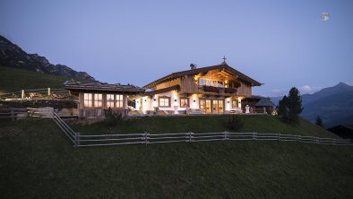 Das Chalet bei Nacht, © Fam. Kostenzer