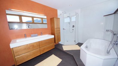 05-Familien-Appartement-Badezimmer