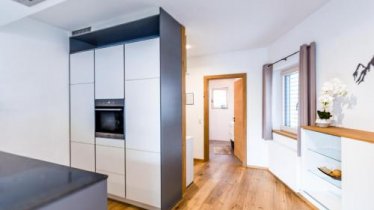 AlpenLuxus presents ALTE MÜHLE LOFT l Balcony & Car Park, © bookingcom