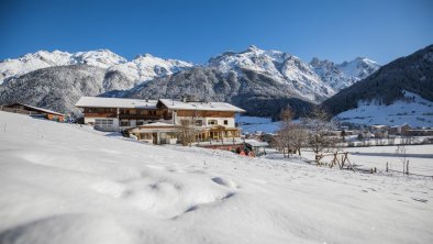 Pension Ladestatthof in winter