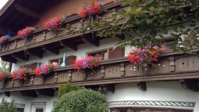 Hotel Almhof Seefeld Ansicht vorne