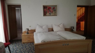 Mehrbettzimmer - 1 Doppelbett und 2 Einzelbetten