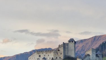 Burg im Herbst