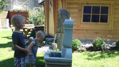 Brunnen mit frischem Quellwasser