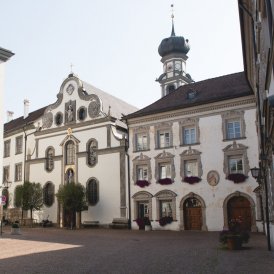 Stiftsplatz, Hall in Tirol, © Tirol Werbung / Bert Heinzlmeier