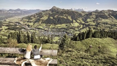 wandern-in-kitzbuehel-aussicht-hahnenkamm-kitzbueh