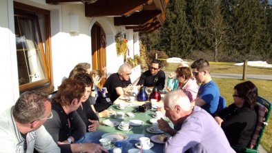 Kaffeekatsch auf der Terasse