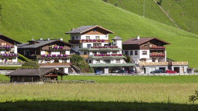 Kartnaller_Haus_Sommer9