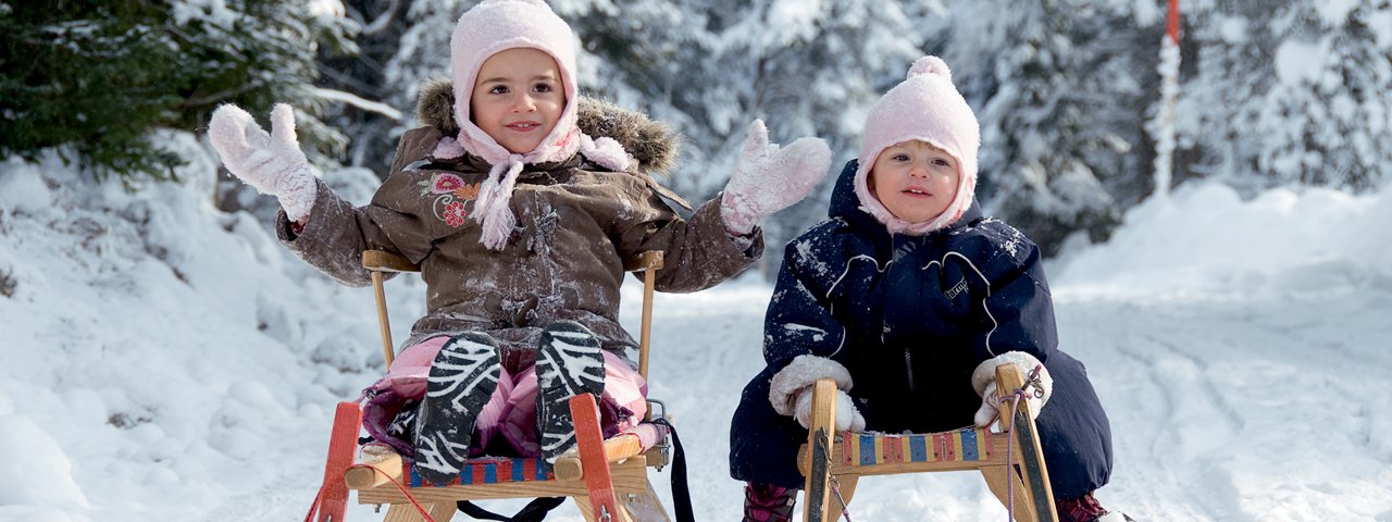 Tobogganing in Tirol, © Tirol Werbung / Martina Wiedenhofer