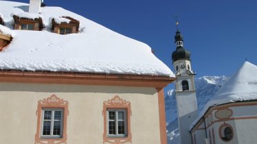 Winter aussen mit Kirche