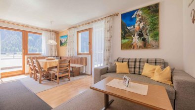 Kartnaller_Neustift_Stubai_Ferienwohnung_4_Wohnzim