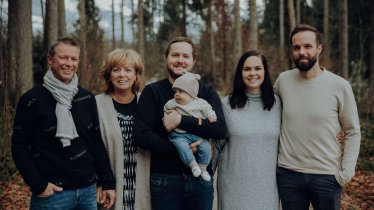 Family picture family Eberl and Embacher, © Fotokarussell Melanie