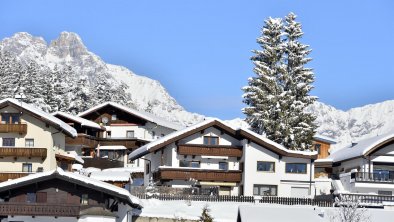 Haus Hörhager Seefeld Winteransicht