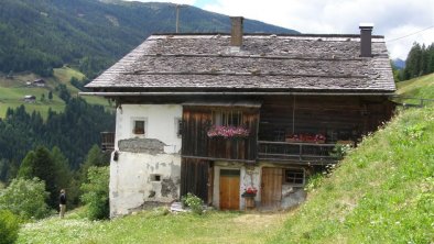 farmhouse before renovation autumn 2017, © Foto: J. Trojer