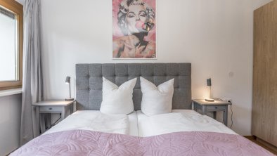 "Marilyn" bedroom with a double bed.