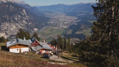 Rosskogelhütte mit Blick ins Inntal