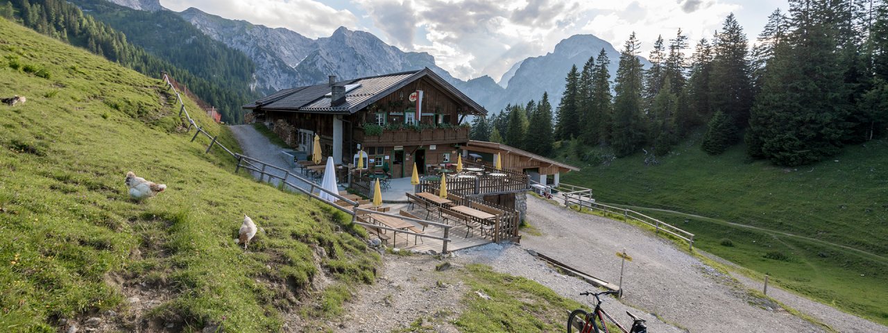 Bärenbadalm, where the bike part of this bike-and-hike ends, © Achensee Tourismus