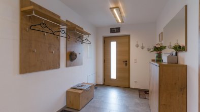 Reh4_Appartement_Ried_46a_Westendorf_Eingang_Garde