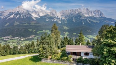 Haus_Soregina_HAusberg_4_Ellmau_Haus_aussen_Drohne