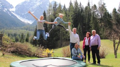 Familie Schennach ZIRBENNEST Haus Martha