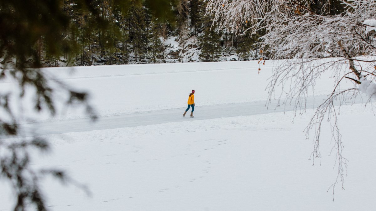 Ice skating on Piburger See lake, © Ramon Haindl