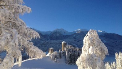 Ein Blick zur Burg Heinfels