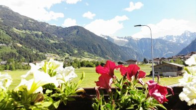 Appart-Tirol-Aussenansicht-Balkon-Süd