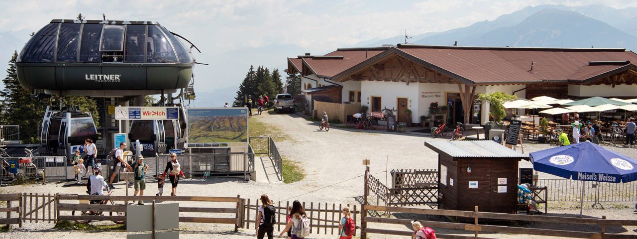 The Mutterer Alm restaurant at the top of the cable car, © Tirol Werbung/Frank Bauer