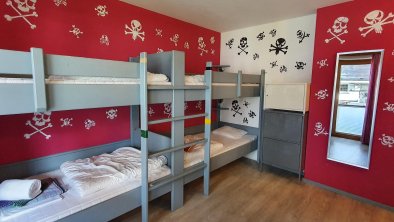 6-bed-room, © Alpking Hostel