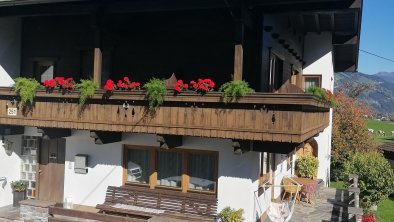 Haus Claudia Zillertal with Flowers